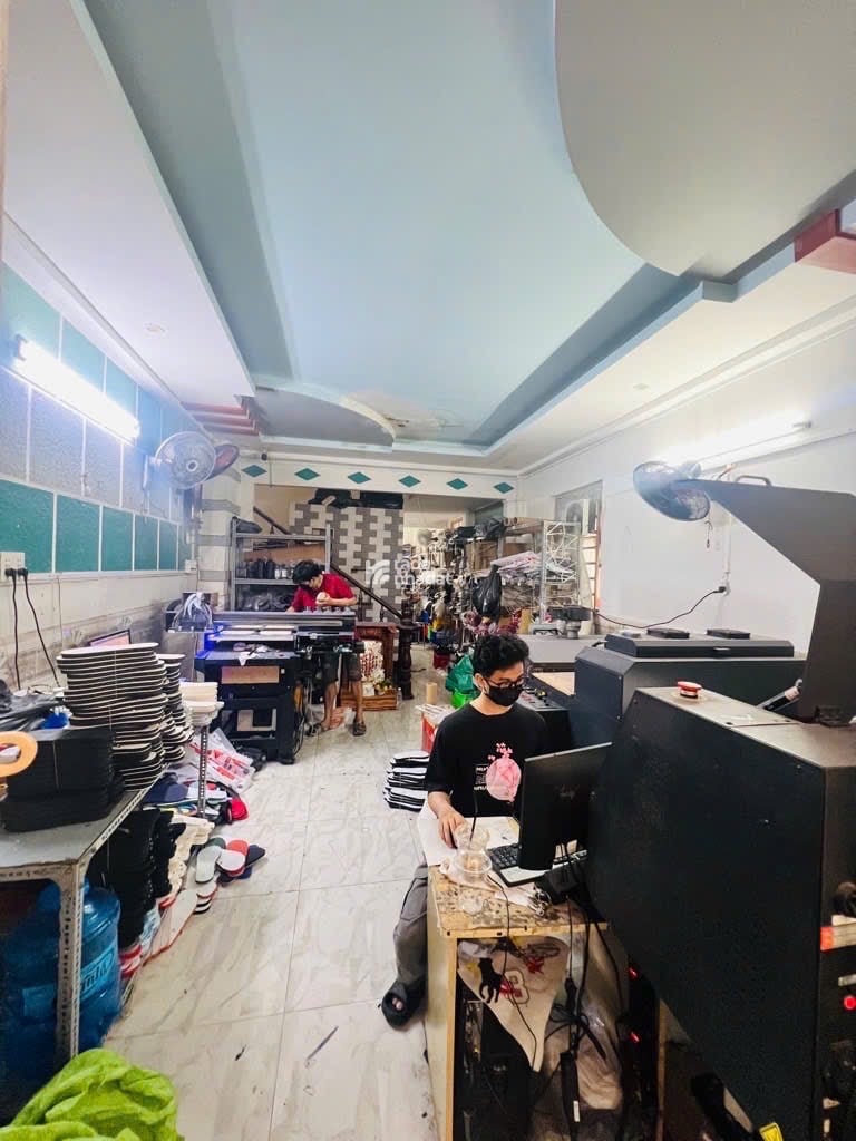 Bán Nhà Hồng Bàng Q6. vài bước là hẻm xe hơi quay đầu.  