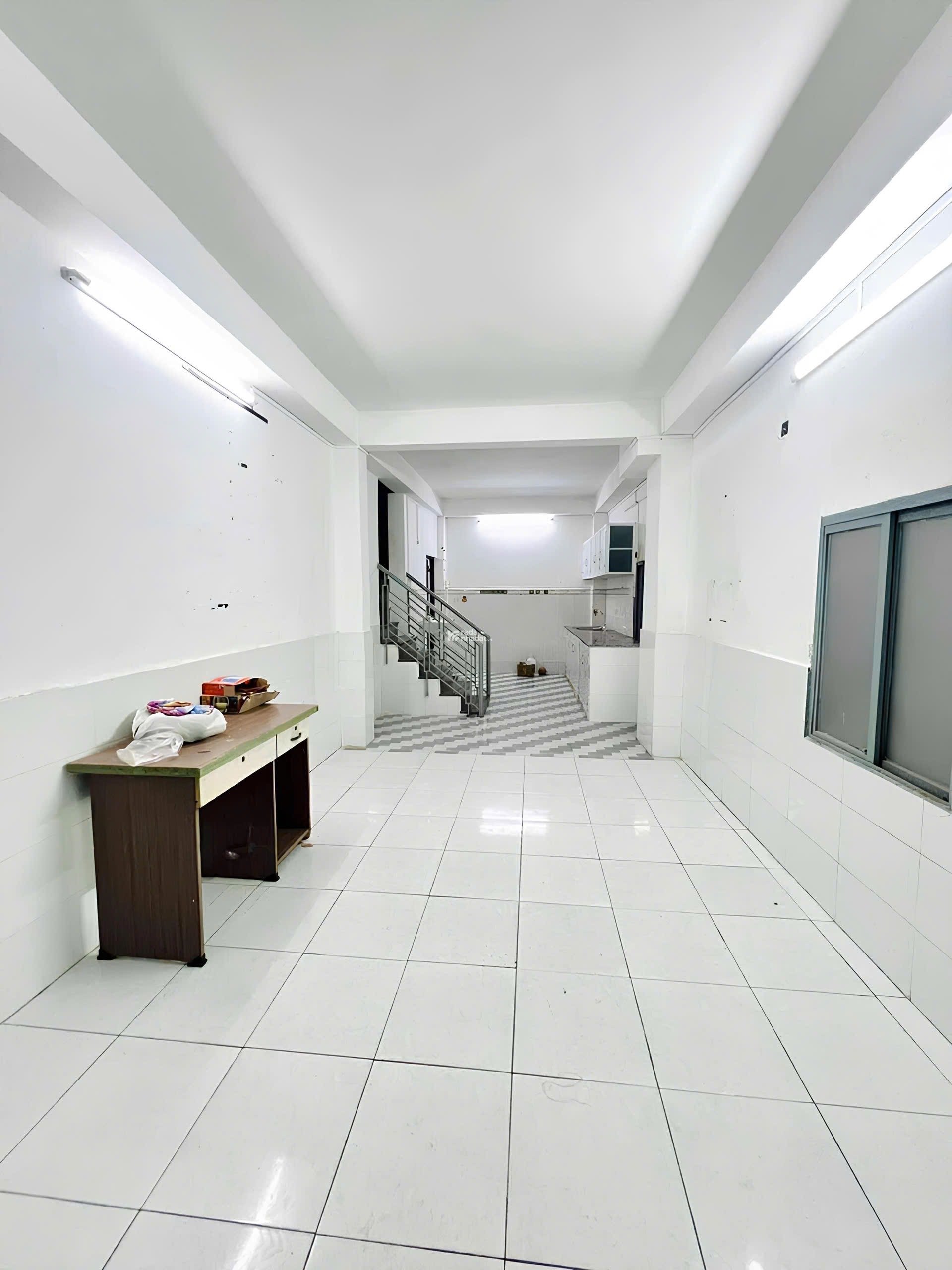 Đường Xe Hơi 5m - Nhà Đúc 2 Tầng - cạnh Tân Sơn Nhì - 20m ra Mặt Tiền - chỉ 4,2 ty