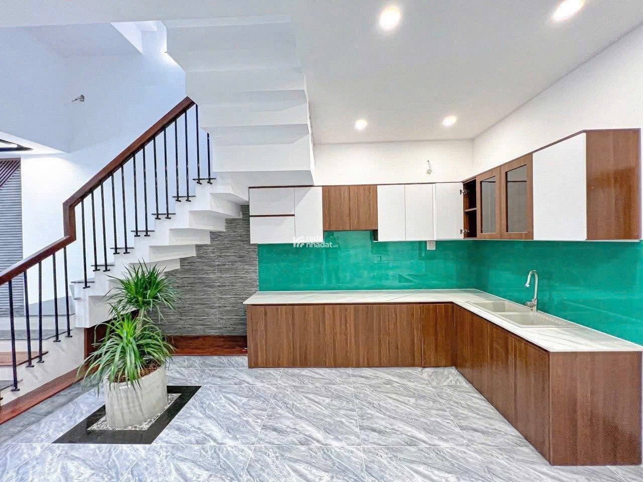 BÁN NHÀ GẦN CHỢ 3 TẦNG ĐƯỜNG PHÙNG VĂN CUNG PHÚ NHUẬN 4 TỶ 150TR 60.5M2 SHR