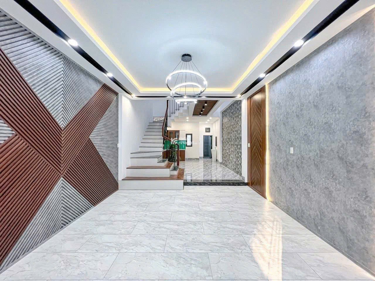 BÁN NHÀ GẦN CHỢ 3 TẦNG ĐƯỜNG PHÙNG VĂN CUNG PHÚ NHUẬN 4 TỶ 150TR 60.5M2 SHR