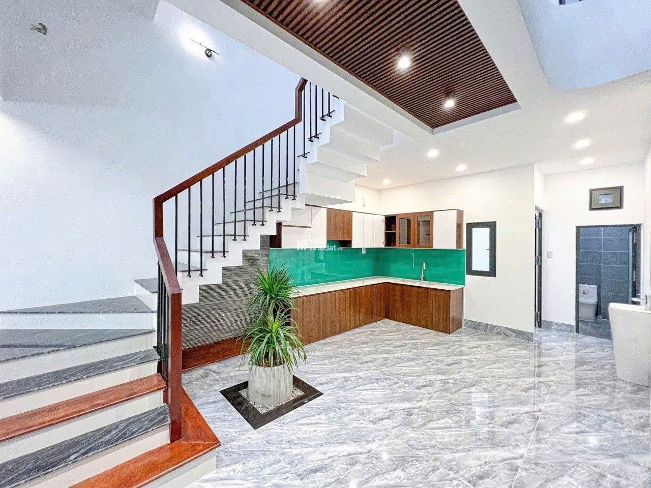 BÁN NHÀ GẦN CHỢ 3 TẦNG ĐƯỜNG PHÙNG VĂN CUNG PHÚ NHUẬN 4 TỶ 150TR 60.5M2 SHR