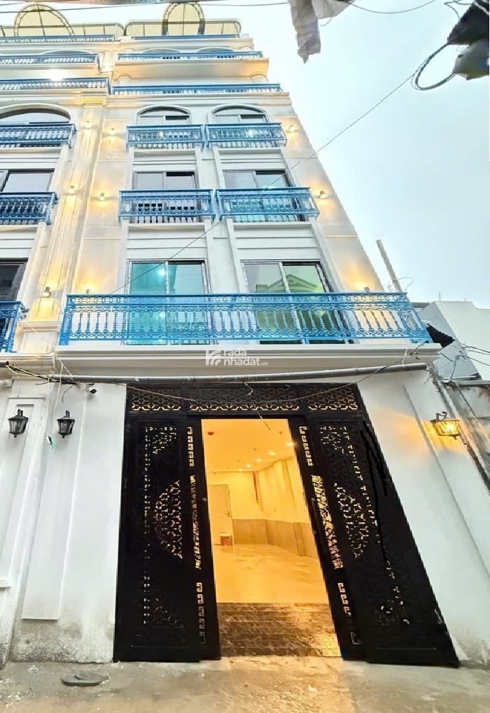 PHẠM VĂN ĐỒNG - 7 TẦNG - THANG MÁY - SỔ VUÔNG - 60M2 - NỞ HẬU - Ô TÔ ĐỖ CỬA