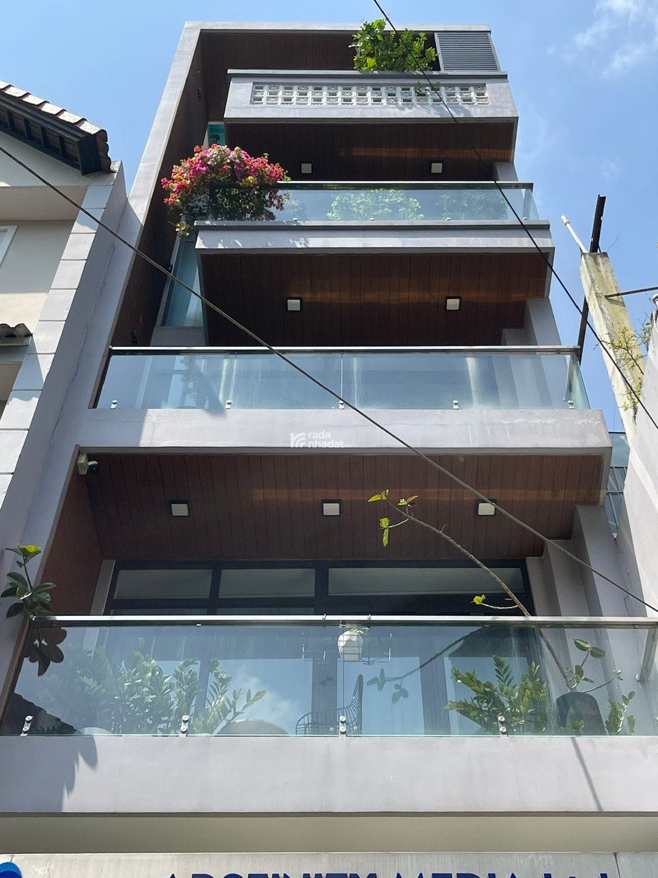 BÁN NHÀ VĂN PHÒNG HIỆN ĐẠI  ĐA NĂNG, VỊ TRÍ VÀNG GẦN GA T3