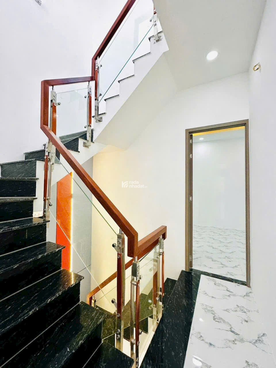 BÁN NHÀ 3.5 LẦU ĐƯỜNG THẠCH LAM, TÂN PHÚ, DT 4 X 12M, NHÀ MỚI ĐẸP, HẺM 4M, GIÁ 6,3 TỶ TL