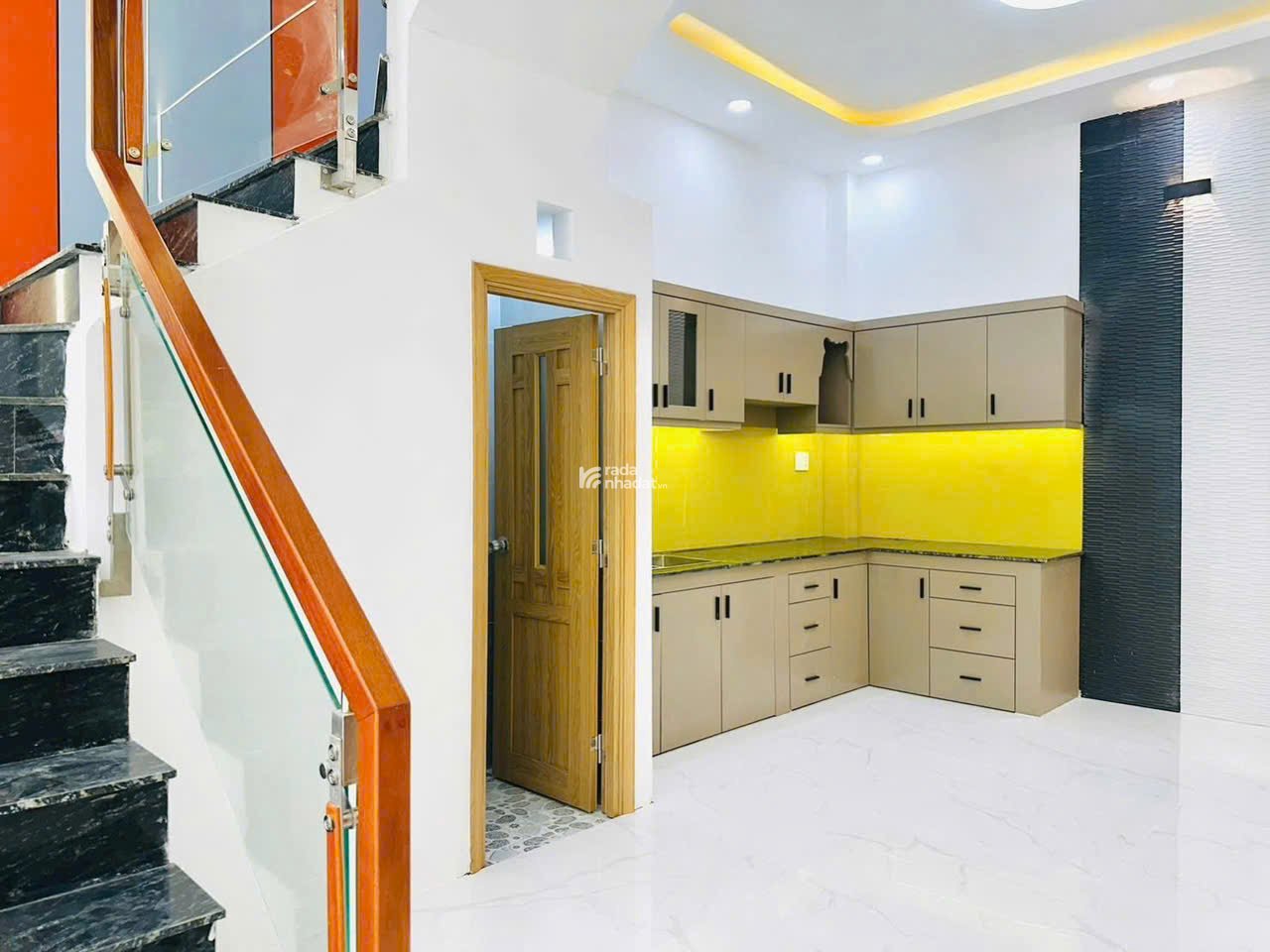 BÁN NHÀ 3.5 LẦU ĐƯỜNG THẠCH LAM, TÂN PHÚ, DT 4 X 12M, NHÀ MỚI ĐẸP, HẺM 4M, GIÁ 6,3 TỶ TL