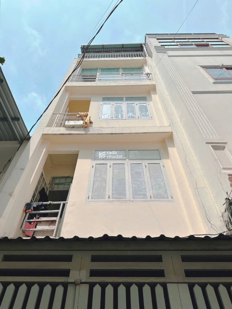 NHÀ VIP NGAY CHỢ PHẠM VĂN HAI, TÂN BÌNH, 80M2 CÓ KC TIỆN CẢI TẠO MỚI. GIẢM 750TR CHỈ CÒN 8.17T TL 