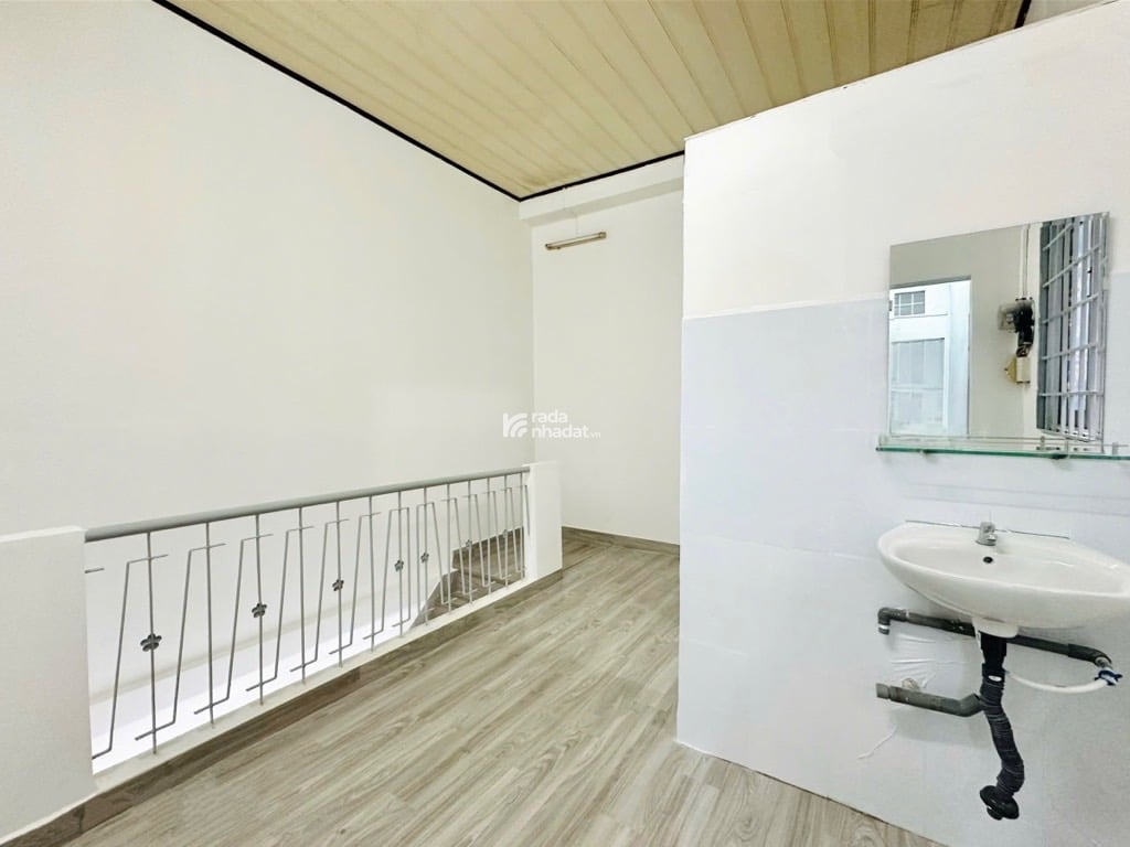 Bán nhà HXH Thích Quảng Đức, 66m2, 3PN, hơn 8 tỷ, ở ngay!