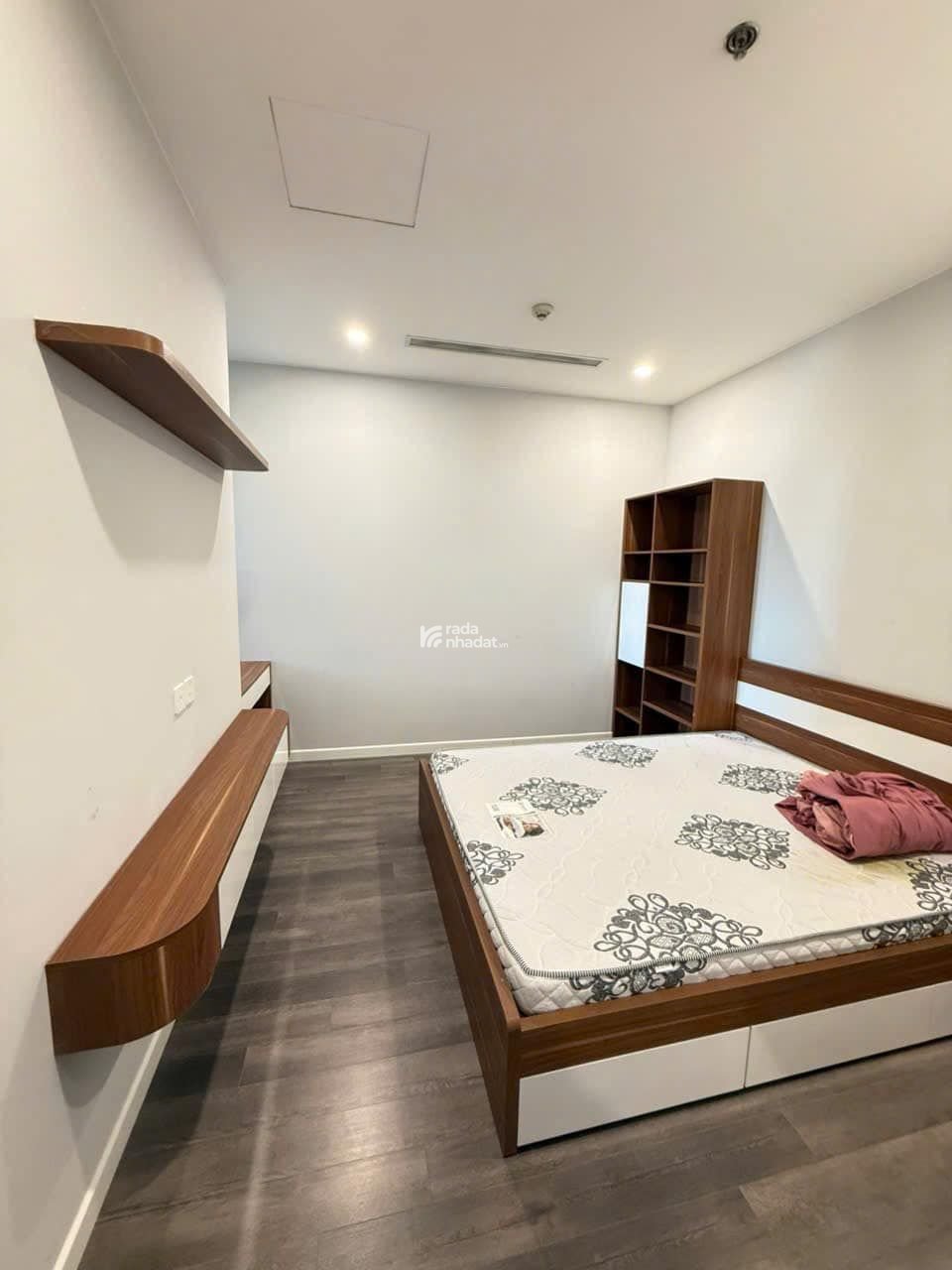 Bán gấp căn hộ 162m2 4N3VS full đồ tại chung cư Golden Palace liên hệ: 0985 814 *** em Huynh