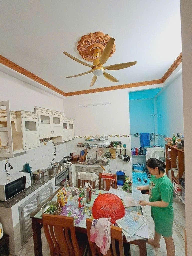 NHÀ 2 TẦNG NGANG 4.5M, HXH TRÁNH, TRUNG TÂM LONG TRƯỜNG, 4.2 TỶ TL