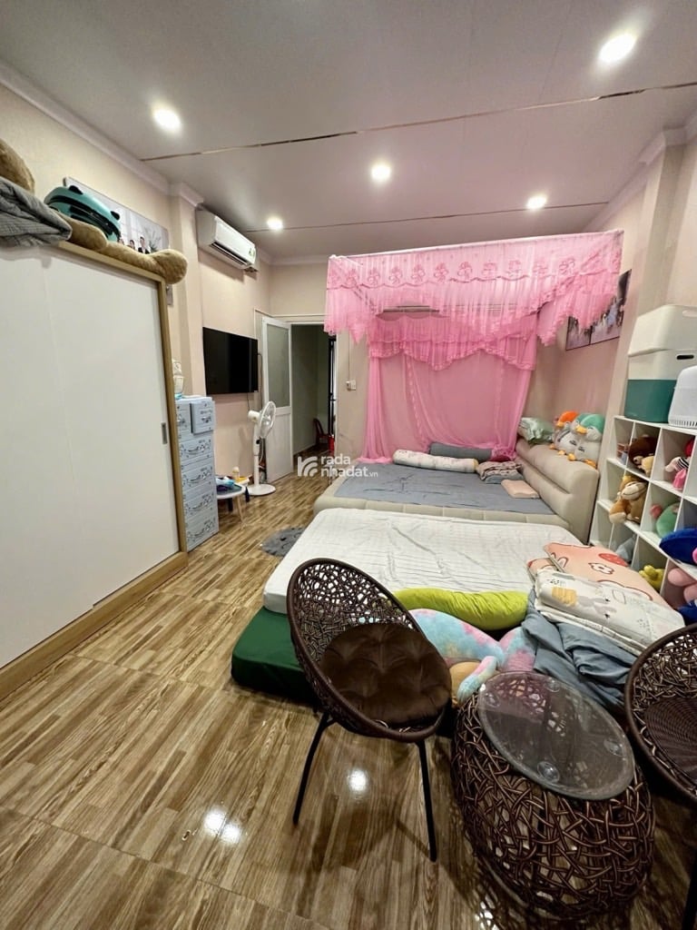 kết cấu : nhà 2 Tầng , trệt , lầu , 2pn , 2wc ..nhà 2 mặt tiền hẻm , nhà BTCT 