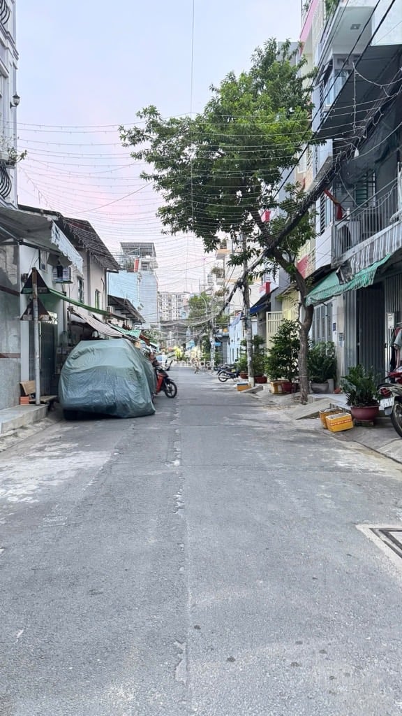  TÂN PHÚ - HẺM XE HƠI ĐỖ CỬA - 62M2 NGANG 4M - NGAY MẶT TIỀN - KHÔNG QH - 62M -