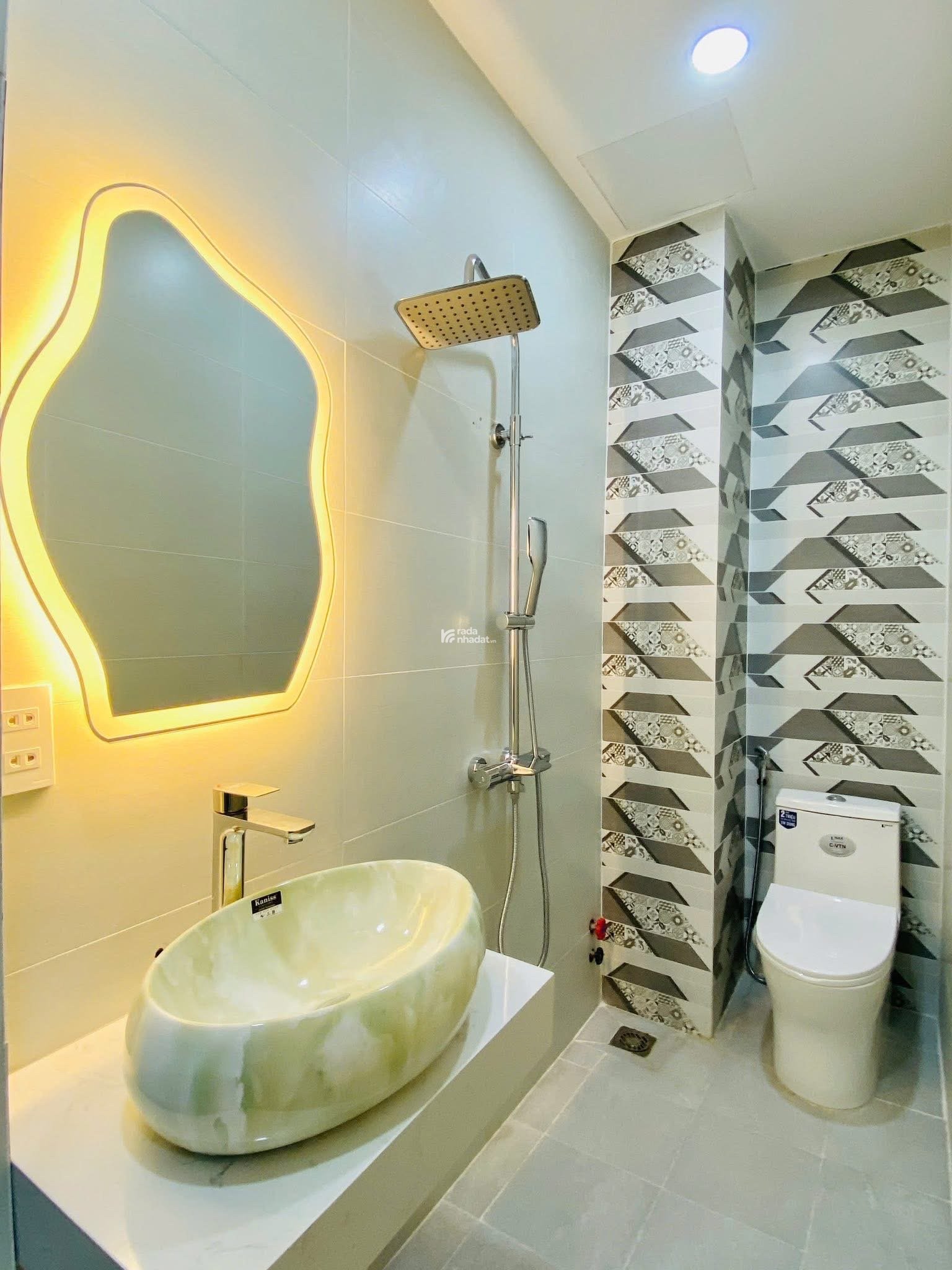 BÁN NHÀ 5 TẦNG CÓ THANG MÁY - Đ.THỐNG NHẤT P15 - NHÀ 2 MẶT HẺM XE HƠI - CHỈ 9.68 TỶ TL