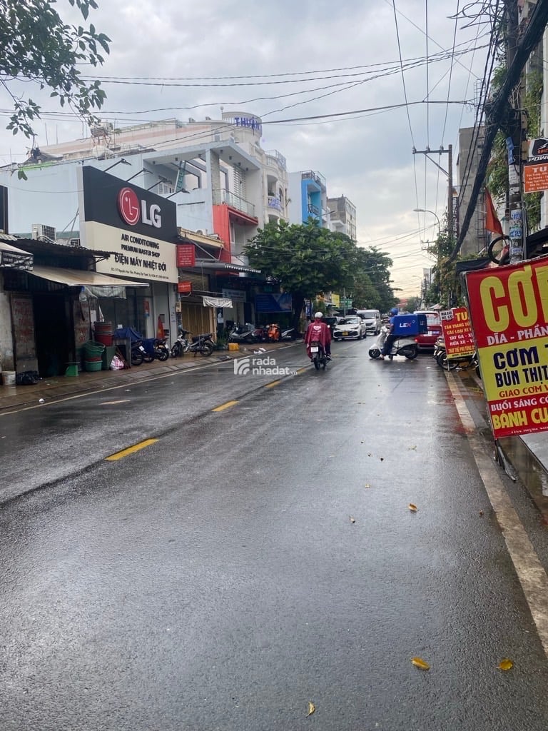 MẶT TIỀN KINH DOANH SẦM UẤT, CẠNH TRƯỜNG HỌC, UỶ BAN - DÒNG TIỀN 35TR/THÁNG