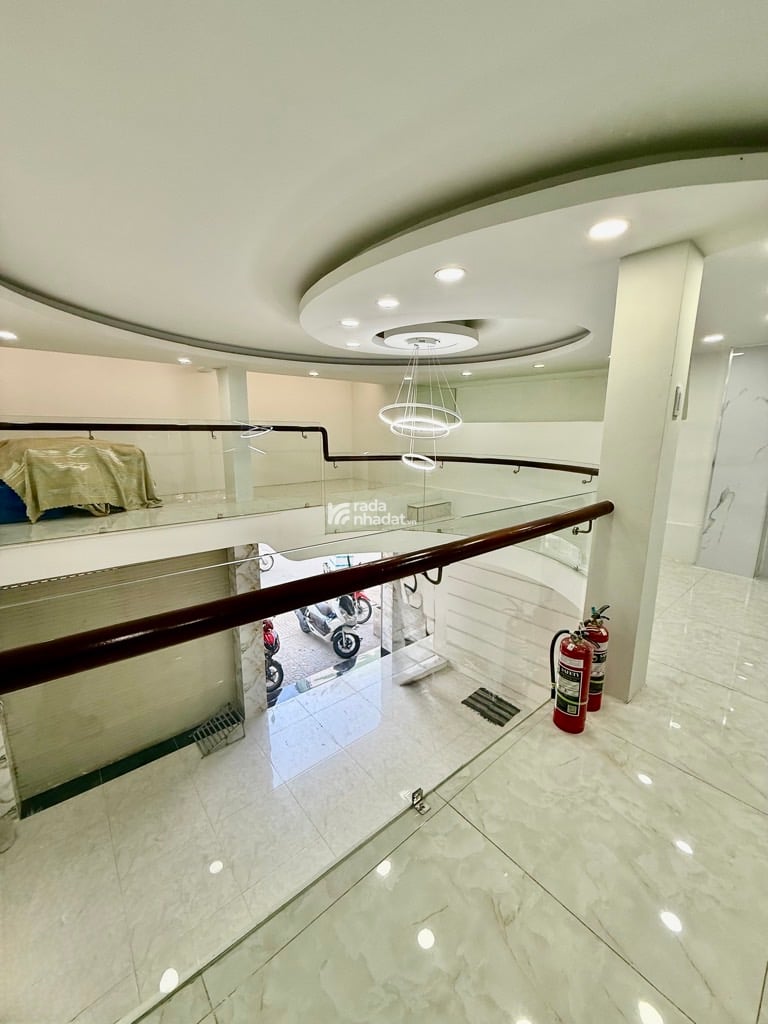 Nhà đẹp Mặt tiền Nguyễn Đình Chiểu Q3 - 6,2x10,5 x 5 tầng. Vị trí đẹp cho kinh doanh 