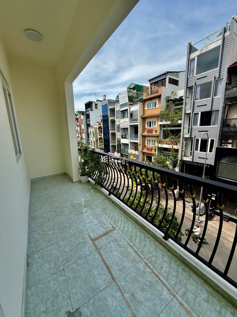 Nhà đẹp Mặt tiền Nguyễn Đình Chiểu Q3 - 6,2x10,5 x 5 tầng. Vị trí đẹp cho kinh doanh 