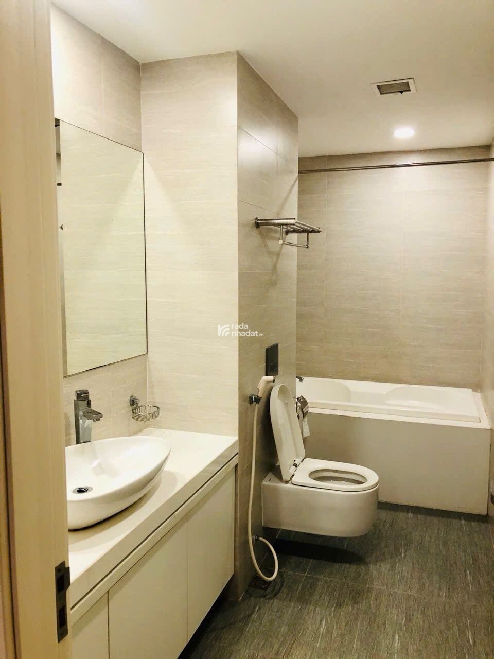 Cho thuê căn hộ 3PN cc 789 Mỹ Đình full đồ mới tinh như ảnh giá thuê 15.5tr/tháng. LH: 0948 589 ***