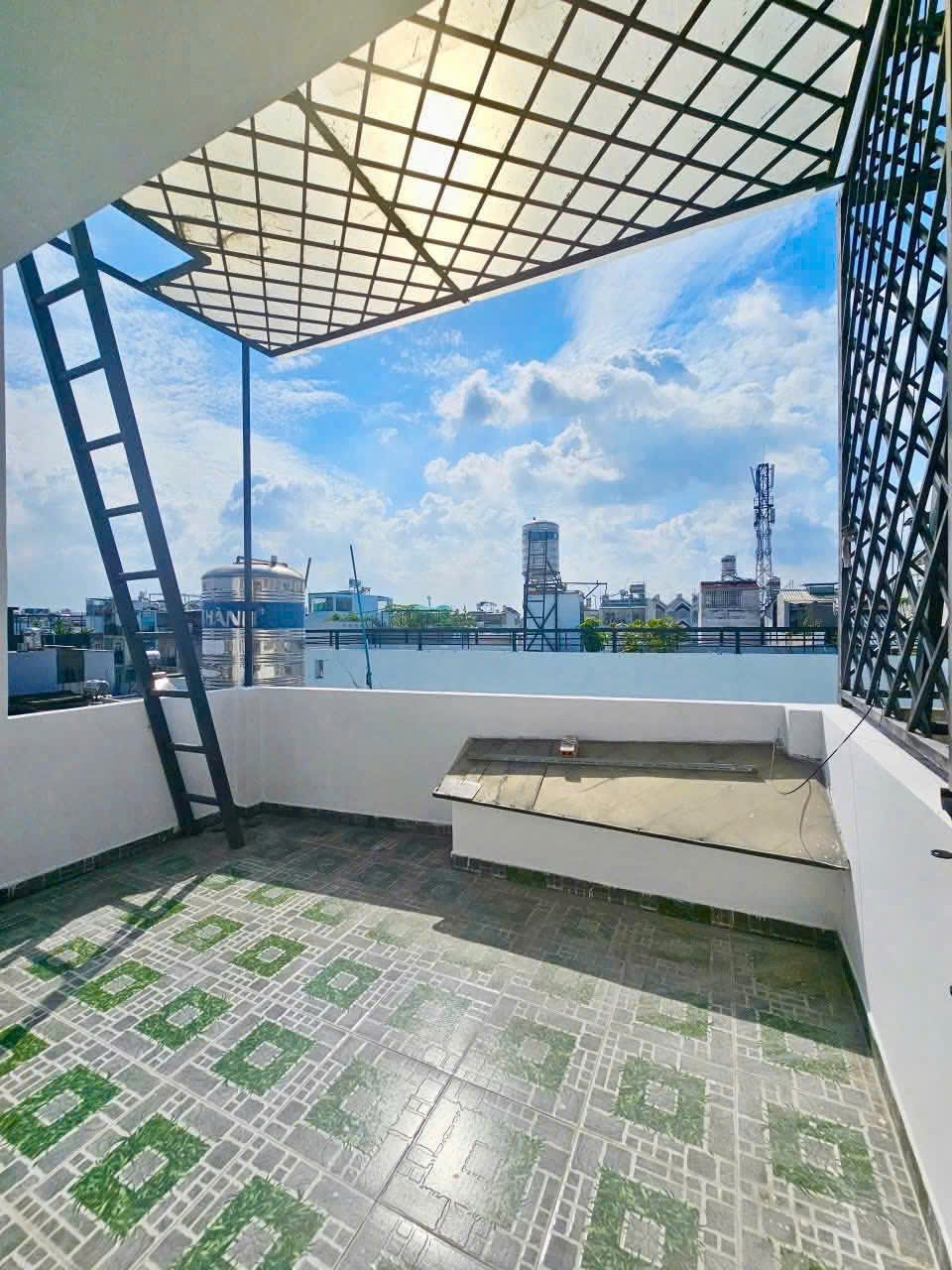 Nhà đẹp giá siêu rẻ ngay Lâm Văn Bền, Quận 7, 4PN 4WC, SHR hoàn công đủ giá 3 tỷ 250 TL