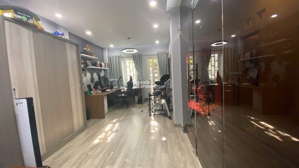  Ô TÔ VÀO NHÀ, XE TẢI QUAY ĐẦU TRƯỚC NHÀ - GẦN 50M2 - 4 TẦNG, 5 PHÒNG - NGANG KHỦNG 6M - TÂN PHÚ -