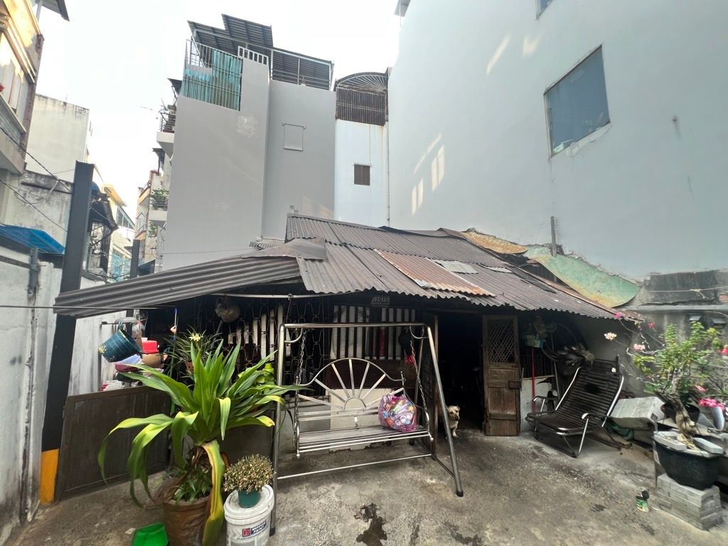 NHÀ VIP NGAY CHỢ PHẠM VĂN HAI, TÂN BÌNH, 110M2 CHIA LÀM 2 LÔ. GIẢM 750TR CHỈ CÒN 5.4T 