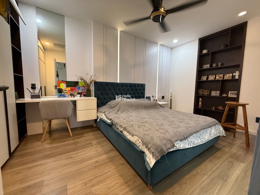 NHÀ ĐẸP Ở NGAY, Ô TÔ VÀO NHÀ, K. DOANH TỐT, 3 TẦNG GẦN CC LAVITA 5,5X18 CHỈ 13 TỶ.