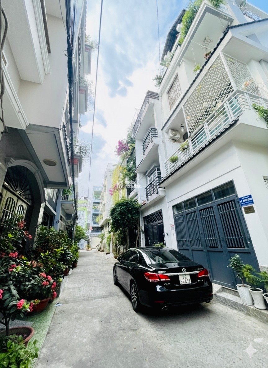 GIÁP LUỸ BÁN BÍCH - HẺM XE HƠI - 2 TẦNG - 4PN - 70M NGANG 6 CHỈ 7.X TỶ