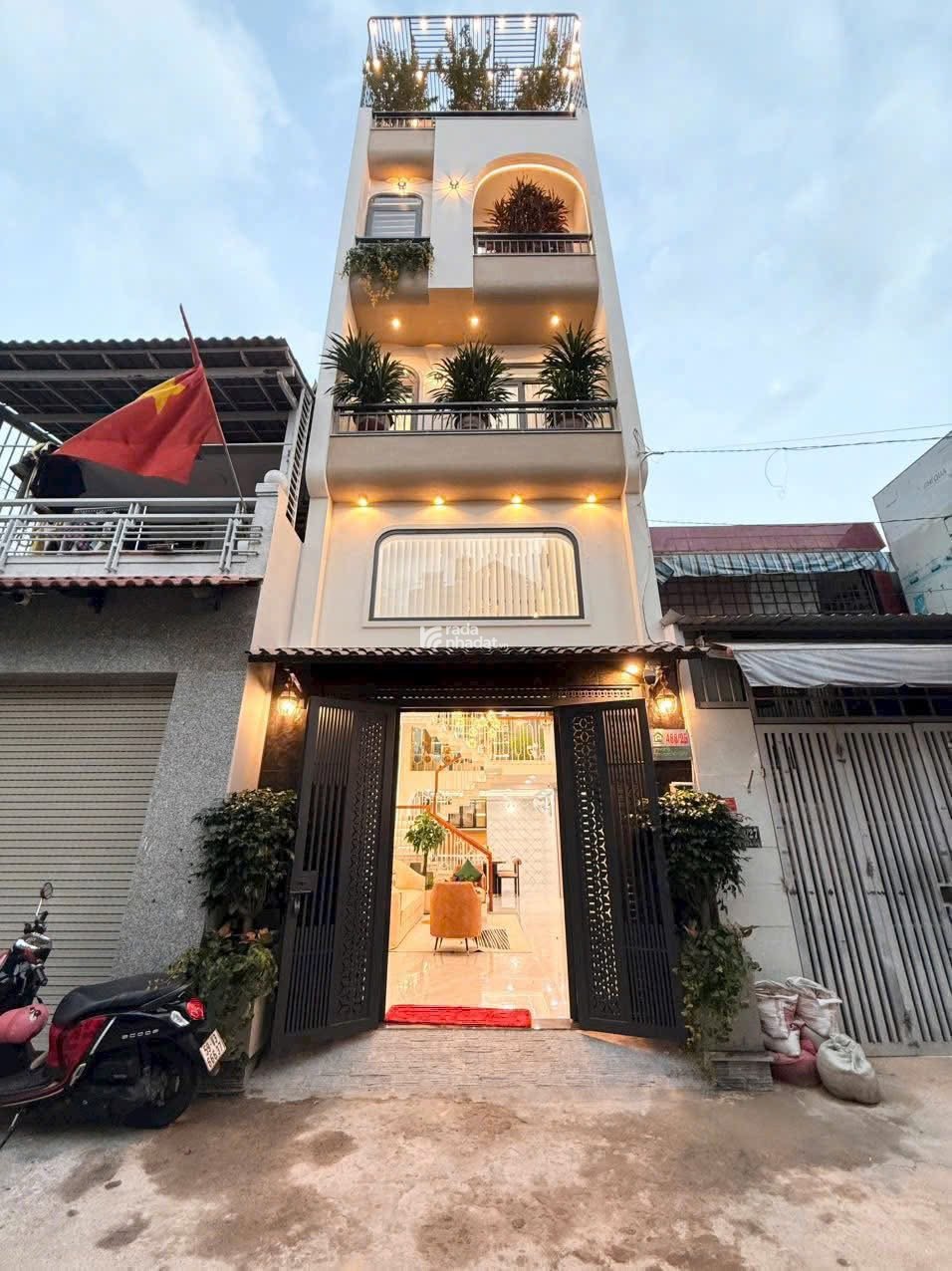BÁN NHÀ PHỐ ĐẸP 3 TẦNG TRUNG TÂM PHƯỜNG 4, TP. TÂN AN, LONG AN 80M2 CHỈ 2TỶ3 SHR