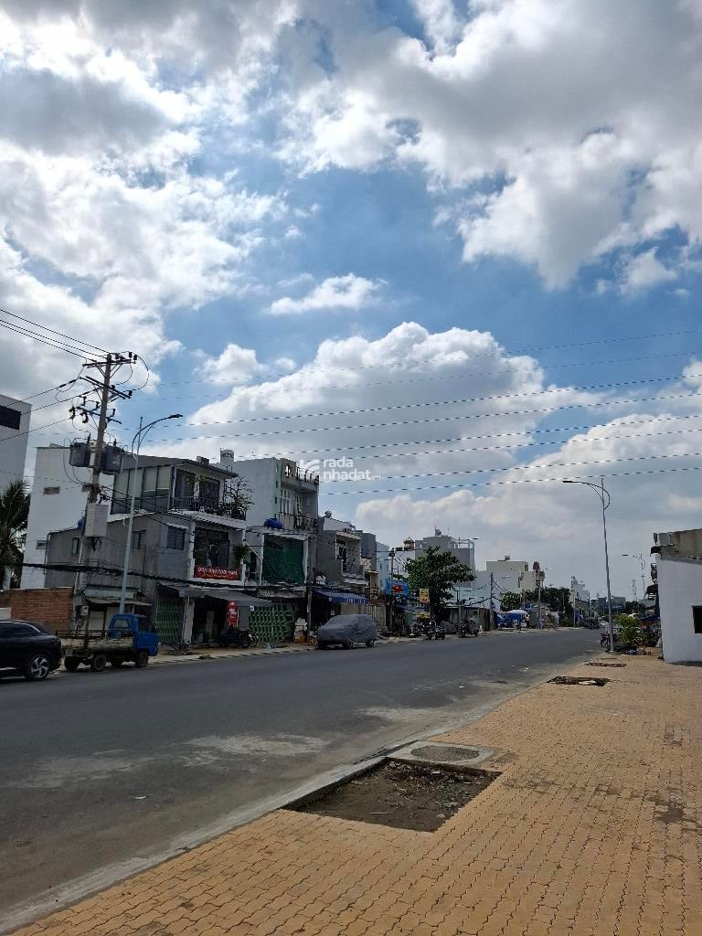 Mặt tiền 20m ngay Kinh Dương Vương 483m2 15x32, có 50tr/th tiện xây mới, giá 34 tỷ TL, gấp