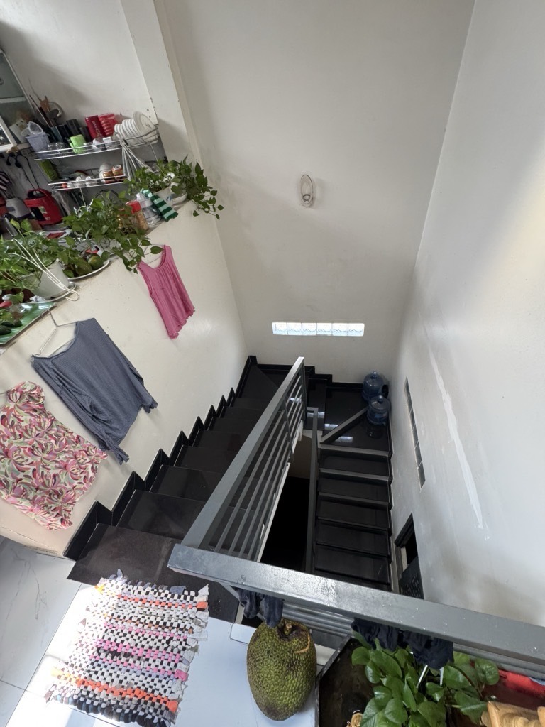 Nhà đẹp 3 tầng 75m2(5x15)-Lê Tấn Bê-giá 5.6 tỷ