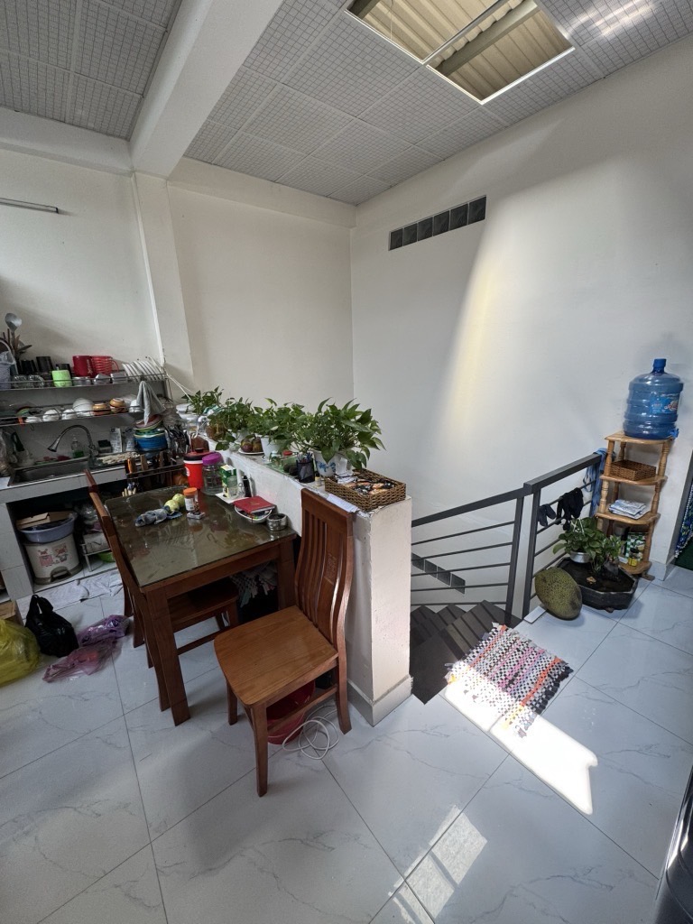 Nhà đẹp 3 tầng 75m2(5x15)-Lê Tấn Bê-giá 5.6 tỷ