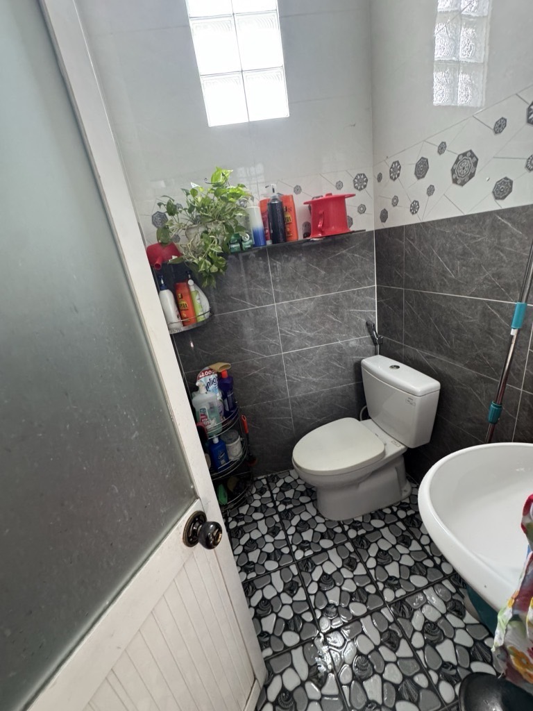 Nhà đẹp 3 tầng 75m2(5x15)-Lê Tấn Bê-giá 5.6 tỷ