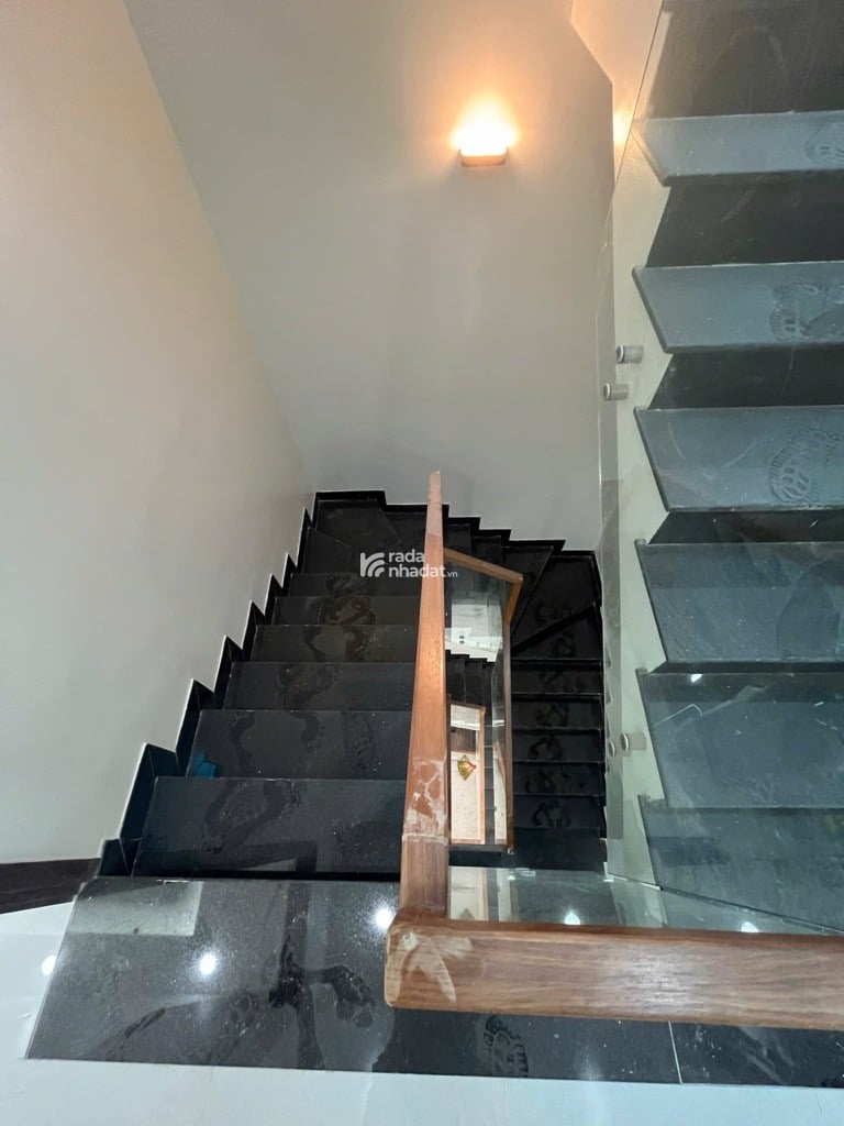 HẺM NHƯ MẶT TIỀN LẠC LONG QUÂN - 5 TẦNG - GIÁ CHỈ NHỈNH 10 TỶ