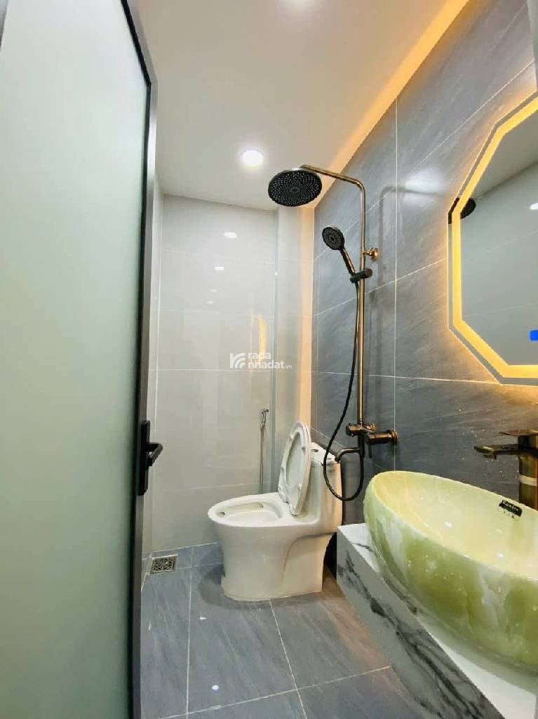 Bán nhà ngay Vincom Plaza Quang Trung Gò Vấp, 40m2, 3 tầng, full nội thất, hxh, 4.3 tỷ