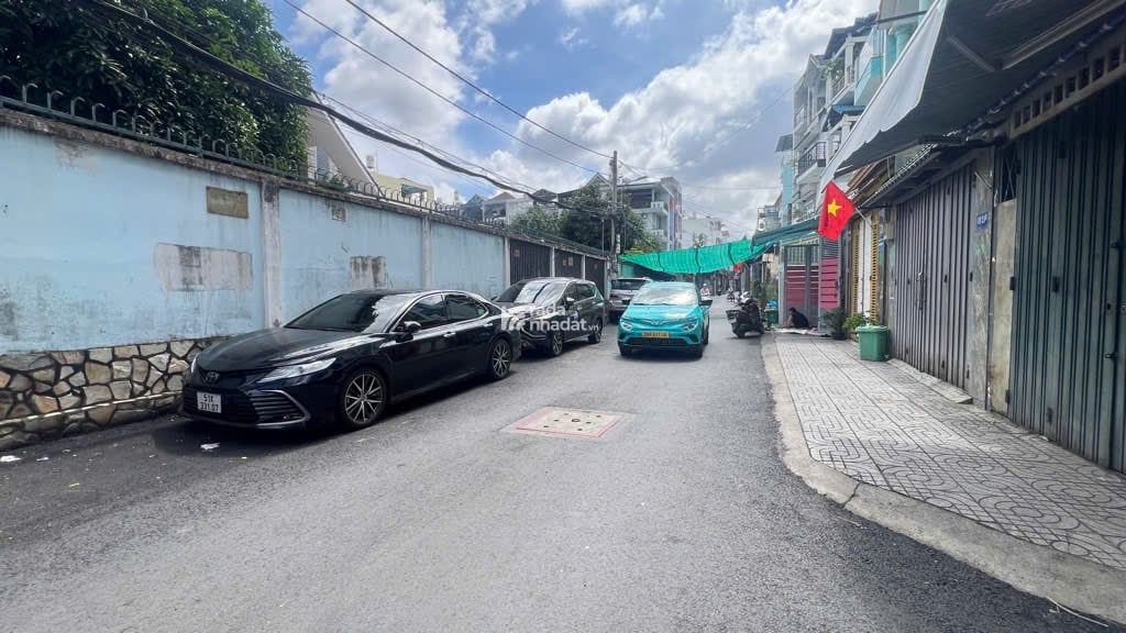 Bán gấp nhà 4 tầng Bùi Quang Là   Phường 12  Gò Vấp  hẻm 8m thông  4x15m  Giá 7.6Tỷ thương lượng