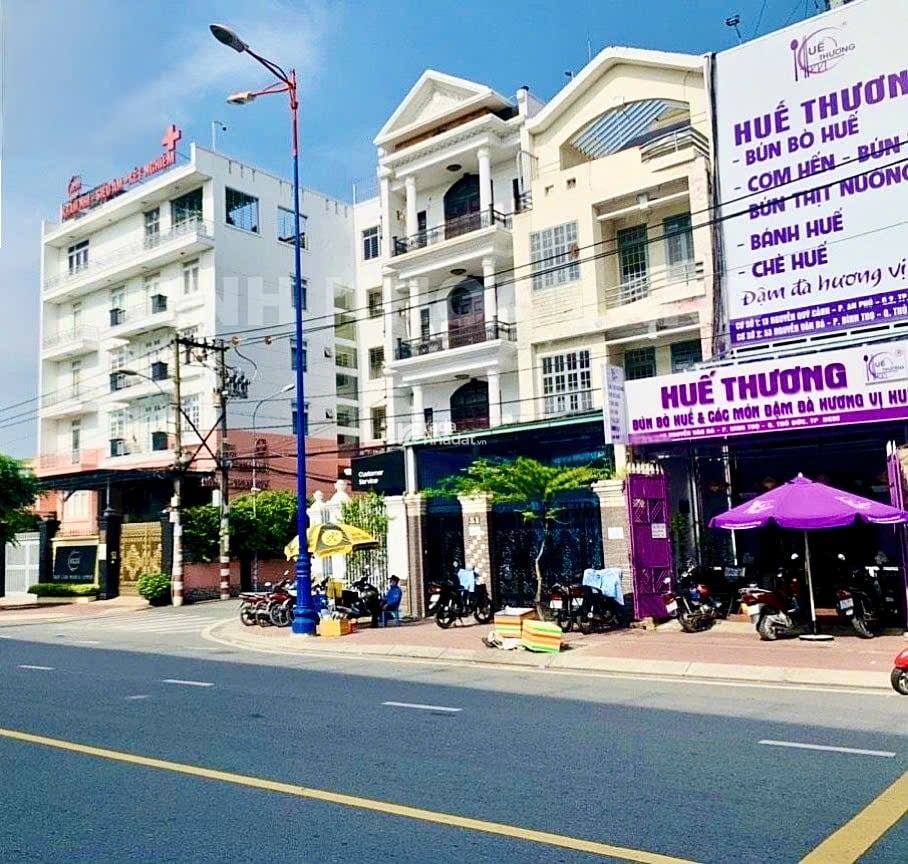 BÁN NHÀ MẶT TIỀN NGÃ 4 THỦ ĐỨC  1 Trệt 1 Lầu, 4PN, HĐT 32 triệu/tháng Bình Thọ Đầu tư sinh lời cao