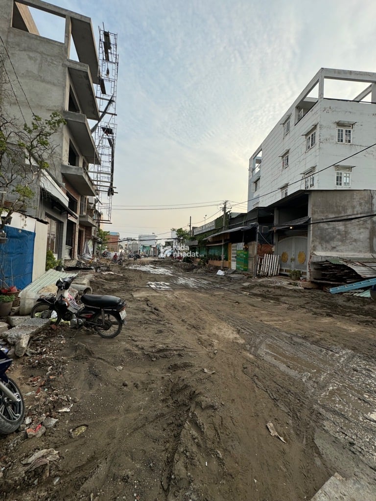 BÁN ĐẤT 136M2 GIÁ 9.8 TỶ HẺM OTO KINH DƯƠNG VƯƠNG GIÁP QUẬN 6 TẶNG NHÀ CÓ THU NHẬP 15TR/THÁNG