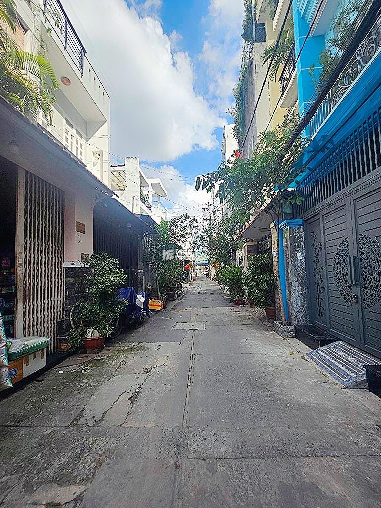 bán nhà đường chế lan viên tây thạnh