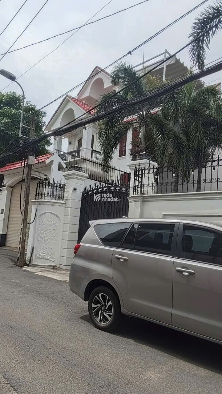 Bán biệt thự trần não, 26 tỷ. 200 m