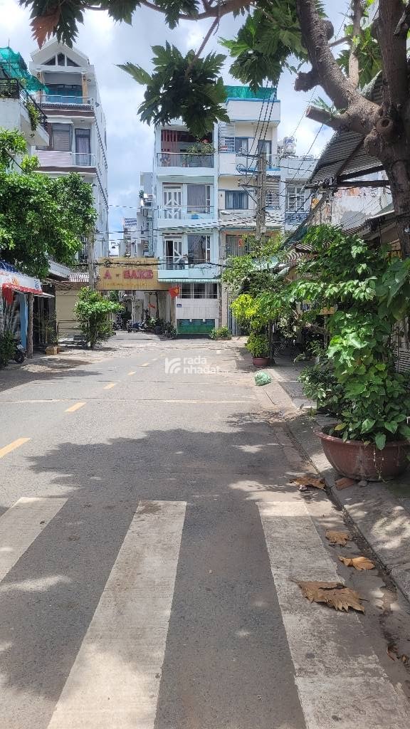 Bán nhà 2 maetj tiền kinh dânh gần aeon tân phú