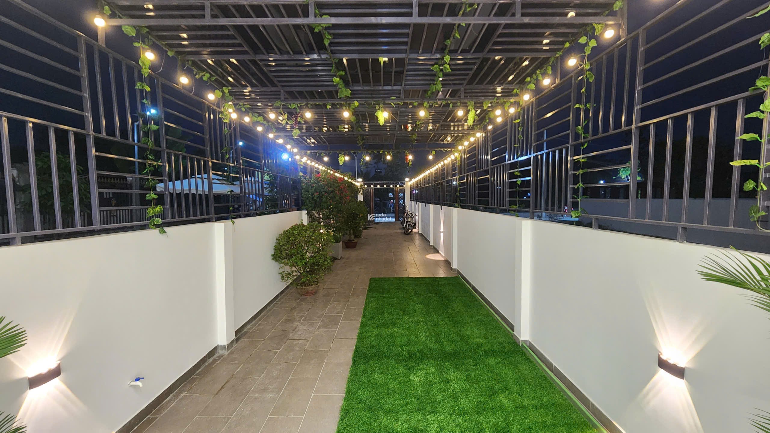 CHÂN DÀI 4 TẦNG - MẶT TIỀN KÊNH TÔ NGỌC VÂN - FULL NỘI THẤT - SÂN ĐẬU 5 Ô TÔ