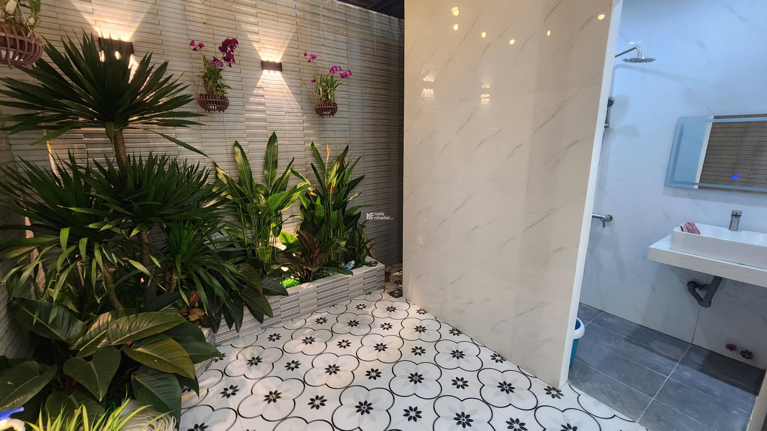 CHÂN DÀI 4 TẦNG - MẶT TIỀN KÊNH TÔ NGỌC VÂN - FULL NỘI THẤT - SÂN ĐẬU 5 Ô TÔ