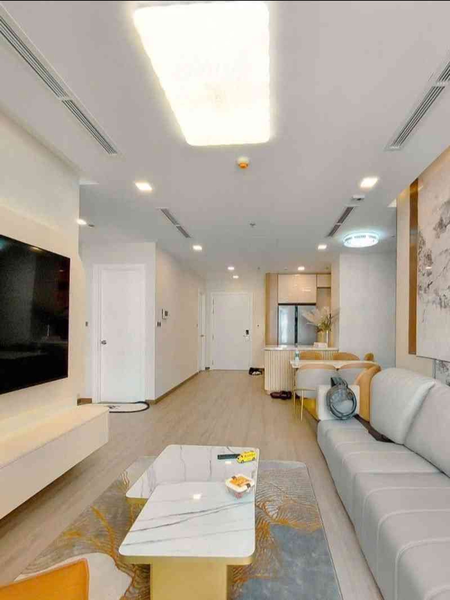 NGAY TẦNG 42 LANDMARK 81, ĐIỆN BIÊN PHỦ, BÌNH THẠNH, 106M2 TIỆN XÂY. GIẢM 350TR CHỈ CÒN 12.5T 