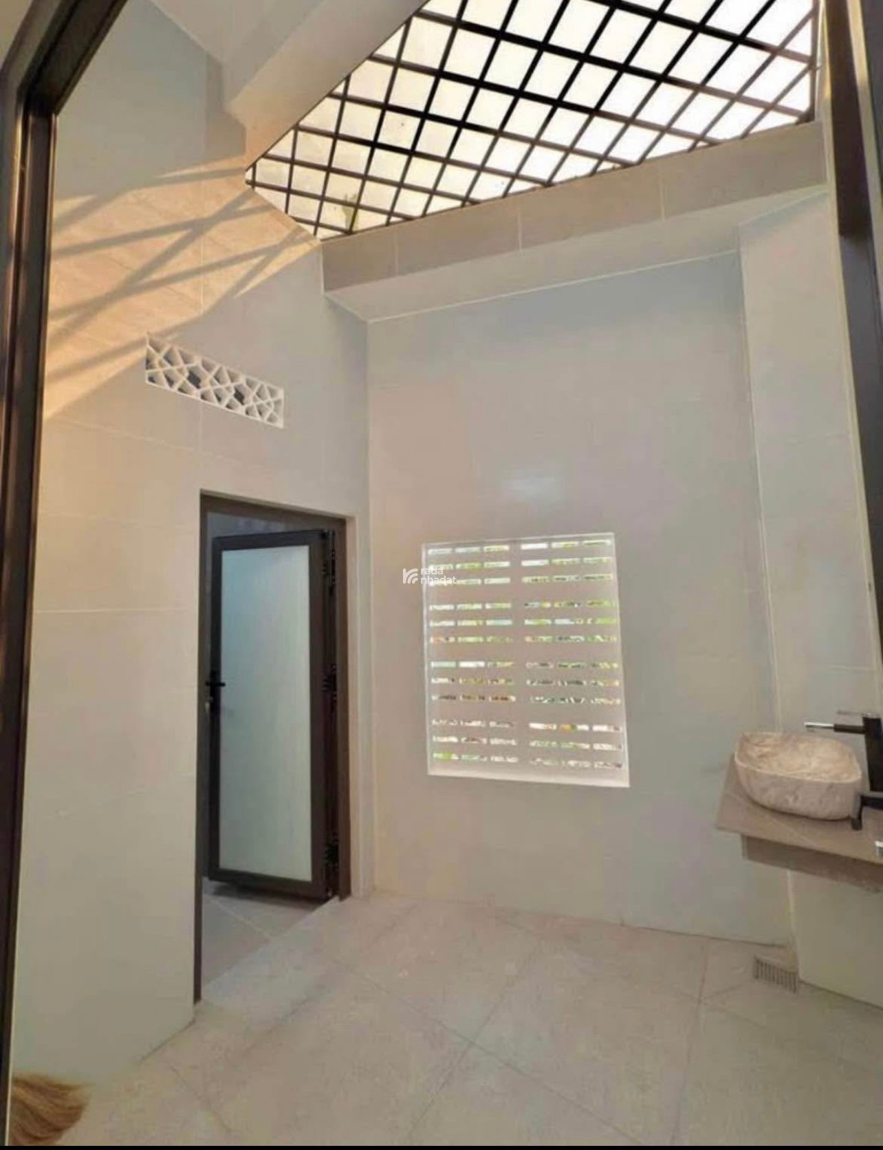 BÁN NHÀ PHỐ ĐẸP DỌN VÀO NGAY TRUNG TÂM TP. TÂN AN, LONG AN 75m2 CHỈ 2TỶ2 SHR