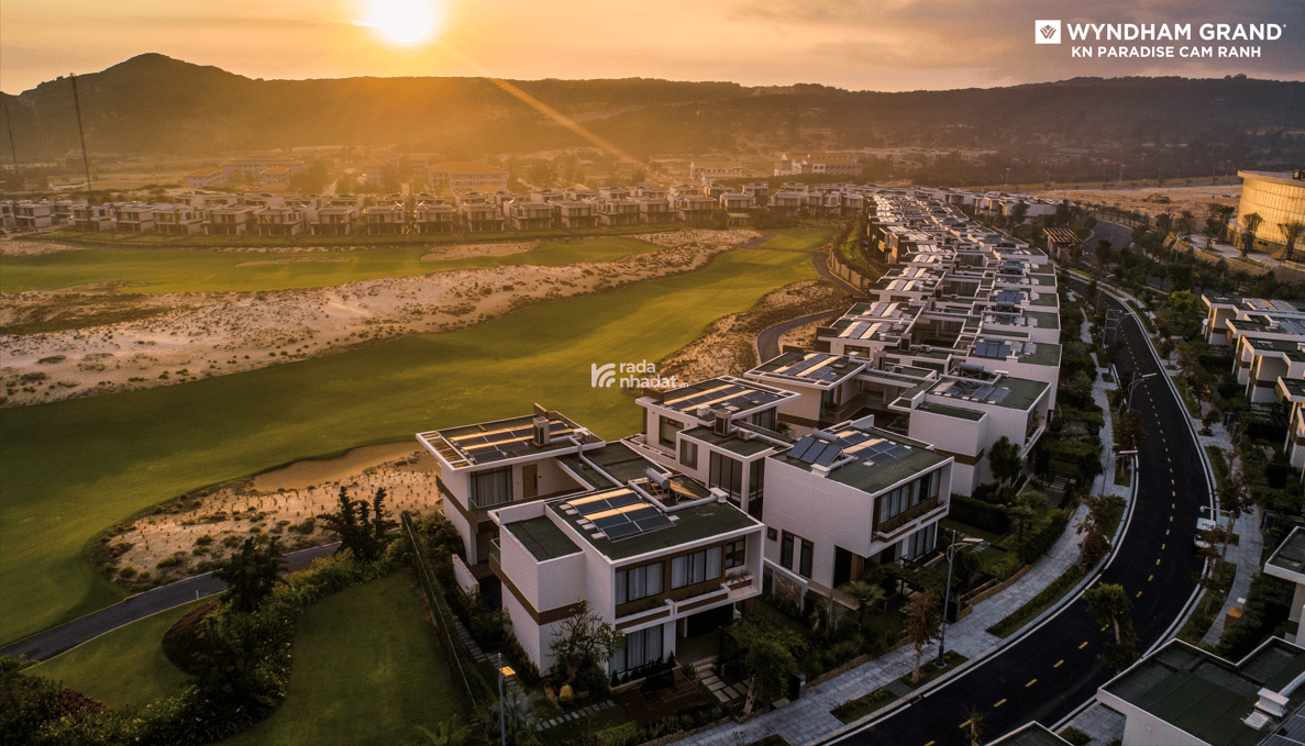 BÁN BIỆT THỰ GOLF VIEW BIỂN, LIỀN KỀ SÂN BAY CAM RANH   DT: 493m2- SỔ HỒNG SẴN 