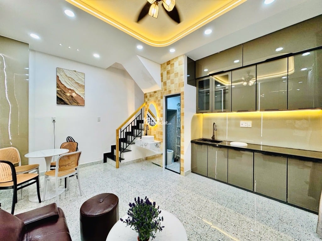 Bán nhà Phan Tây Hồ Phú Nhuận, 3 tầng full nội thất, Ở ngay, nhỉnh 5 tỷ.