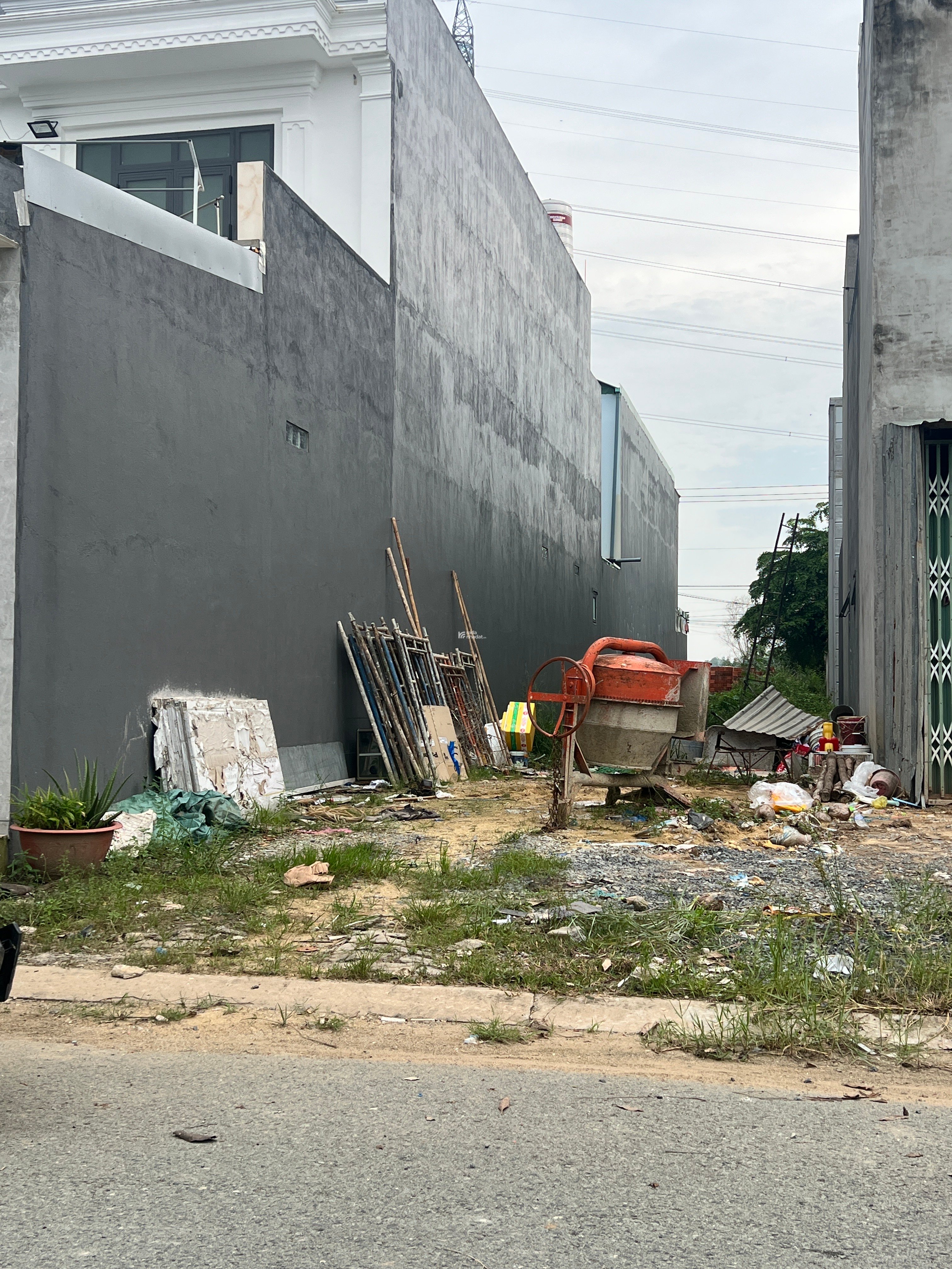 CHÍNH CHỦ cần bán lô đất dt 5x23m có shr, đường số 5 kdc Trần anh, Đức hòa, Long An 