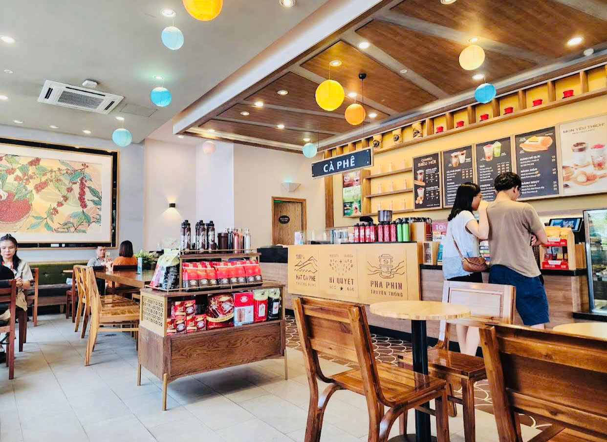 GÓC 2 MT HĐT DÀI HẠN VỚI HIGHLANDS COFFEE TẠI ĐƯỜNG THƯƠNG HIỆU