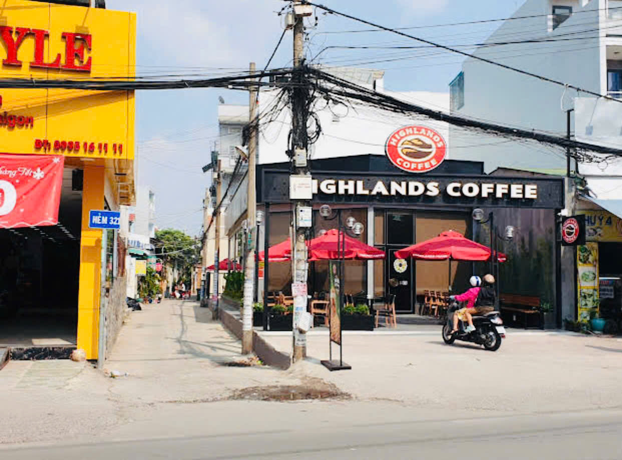 GÓC 2 MT HĐT DÀI HẠN VỚI HIGHLANDS COFFEE TẠI ĐƯỜNG THƯƠNG HIỆU