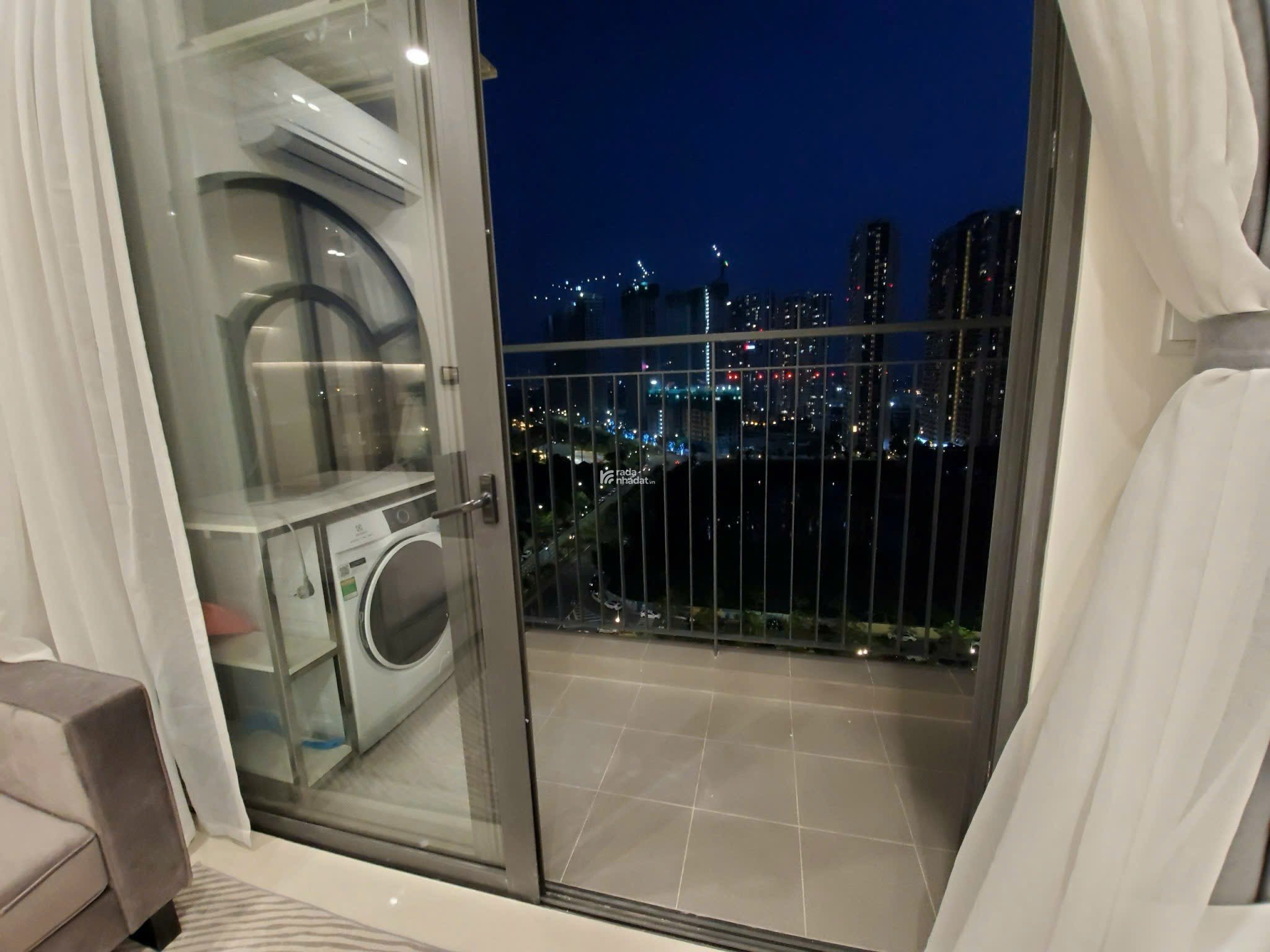 Bán căn hộ 1pn1 S403, Vinsmartcity, view thoáng đẹp nhất tòa, kèm nội thất trị giá 200triệu đ.. 