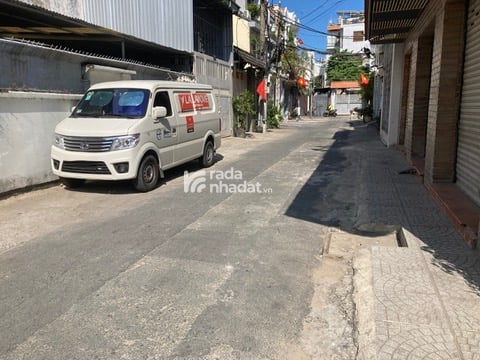 Nhà Hoàng Việt, Út Tịch, Tân Bình, 4m x 15.5m, 4 tầng, 14 tỷ.