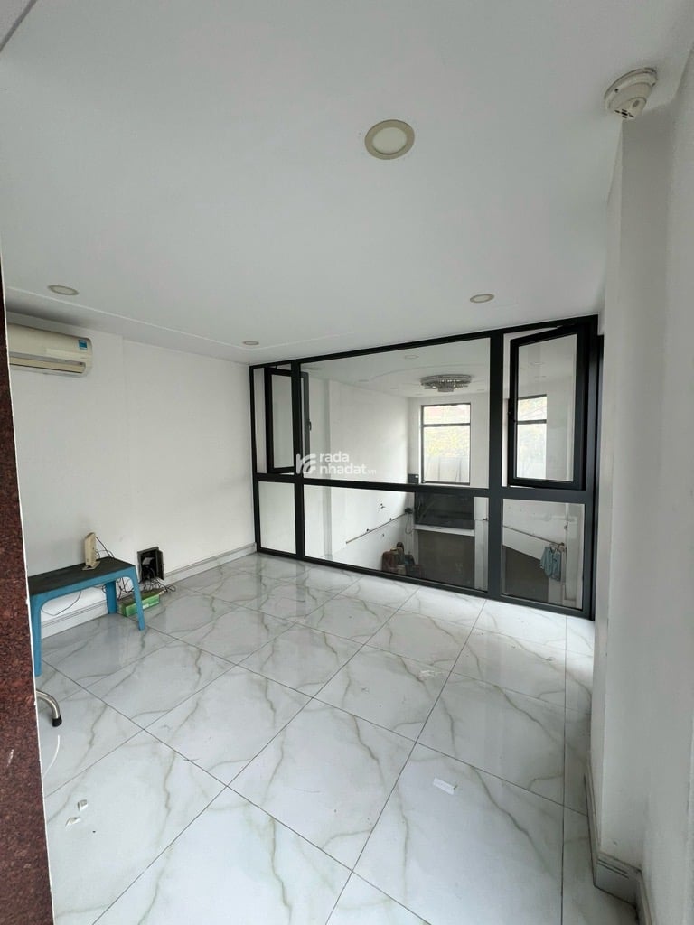 BÁN NHÀ MẶT TIỀN LÔ GÓC LẠC LONG QUÂN 68M2 6 TẦNG THANG MÁY 13.2 TỶ KINH DOANH ĐỈNH, GẦN SÂN BAY